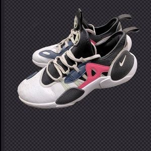 Nike youth girls huaraches size 7